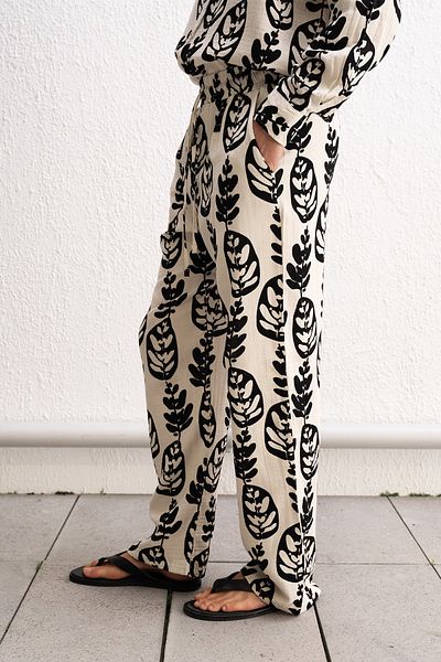 GIESTO Flower Patterned Beige Trousers
