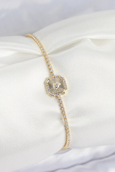 Skygo سوار نسائي من حجر الزركون النحاسي موديل مربع لون ذهبي - TJ-BB7661