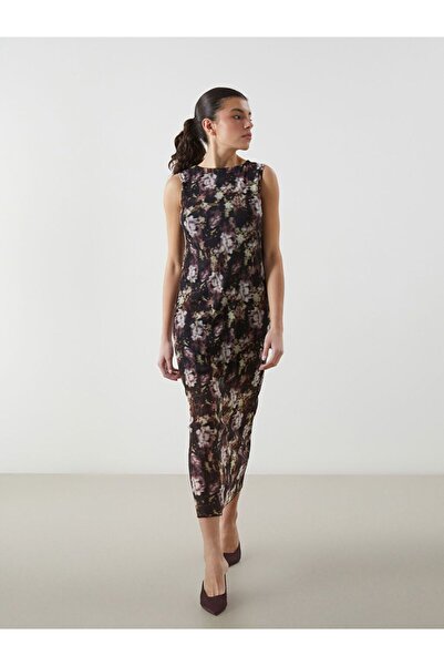 LC Waikiki فستان بياقة دائرية ونقشة باتيك