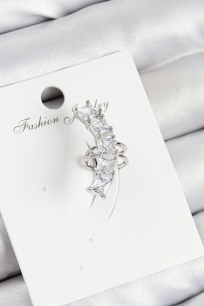 callerrons accessories أقراط من النحاس والزركون موديل فضي اللون من اللحم الوركي الأيمن - EBJ250802W36995