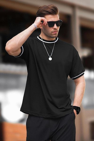 Madmext Tricou negru cu mâneci cu decolteu și dungi 7024