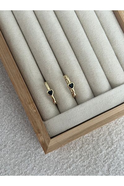 ringbox Black Minimal Heart Earrings