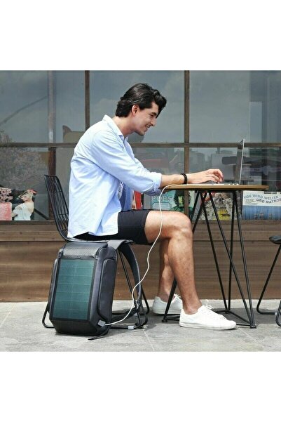 Generic Solar Powered Backpack: Charge on the Go with Versatile Power & Storage