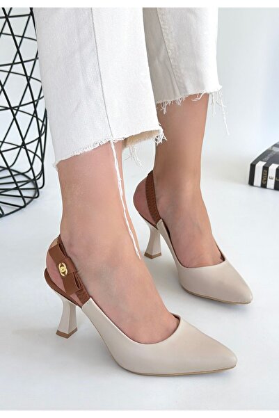 alfaze حذاء بكعب مدبب ومفتوح من الخلف وكعب مطاطي لون بيج ارتفاع الكعب 7.5 سم