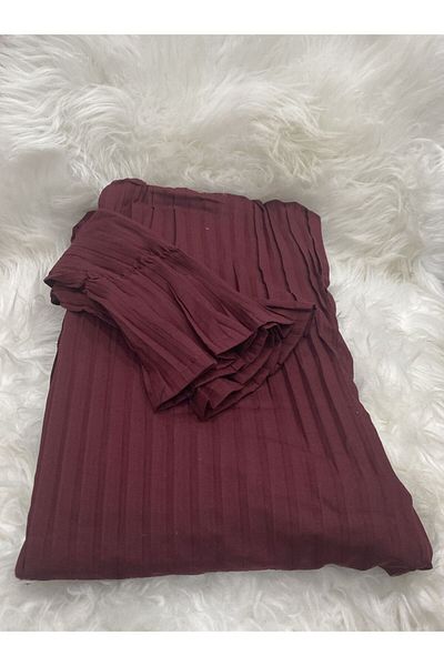 SNOOZYL A prayer rug with a pleated design, made of soft, comfortable and cool fabric to give you comfort and elegance.