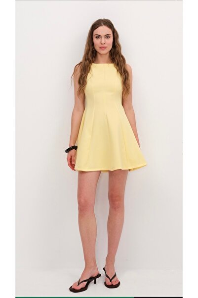 Akgül Bisiklet yaka kolsuz volanlı kısa sarı elbise