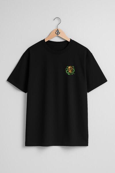 Bahriyeli Collection oversized Unisex T-Shirt με σχέδιο κράνος κατάδυσης με χ...