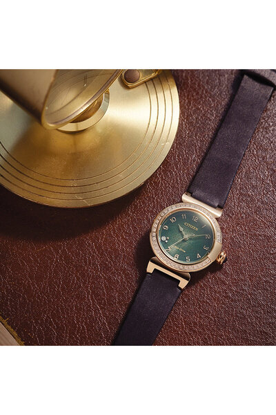 Citizen Eco-Drive EM1123-62X Pırlantalı ve Yedek Kordonlu Kadın Kol Saati