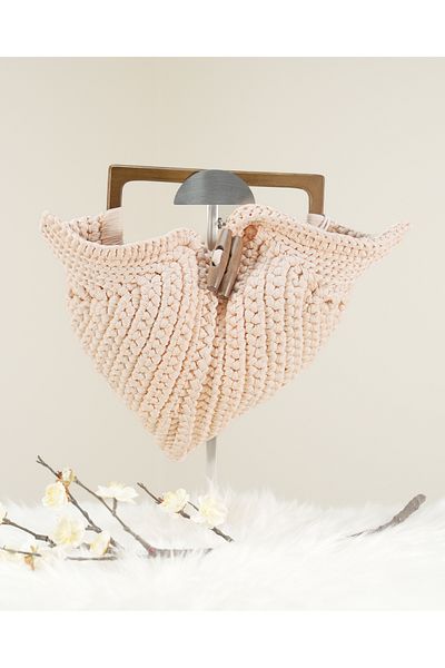 Randsac Peach Crochet Handbag with V-shaped Design, Wooden Clasp, and Geometric Handle