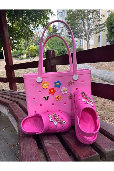 Madam Kifi 3-Piece Croslite Plastic Beach Bag Including Slippers and Charm Ornaments Pink