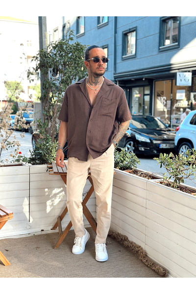 manch collection Μονή τσέπη κοντομάνικο λινό πουκάμισο μεγάλου μεγέθους καφέ