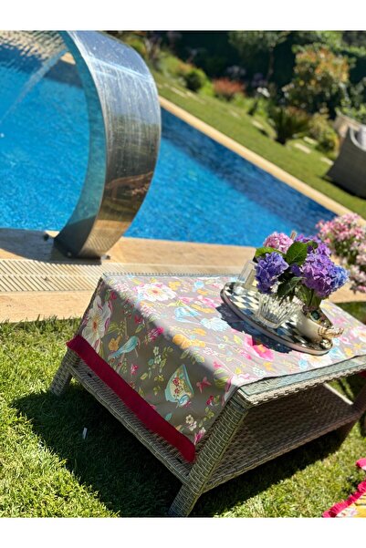 Merve Kaymakcı Runner bej cu model de flori - franjuri fucsia MARE DIMENSIUNE