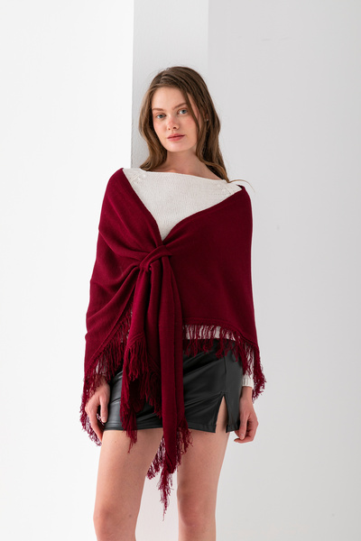 Wega Moda شال نسائي مثلث مزين بشراشيب، نموذج شال نسائي أنيق مزين بشراشيب، شال كتف، شال كتف نسائي مثلث مزين بشراشيب.