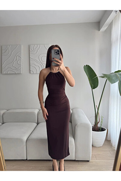 Zoom Butik Boyun Aksesuar Yırtmaçlı Elbise - KAHVE