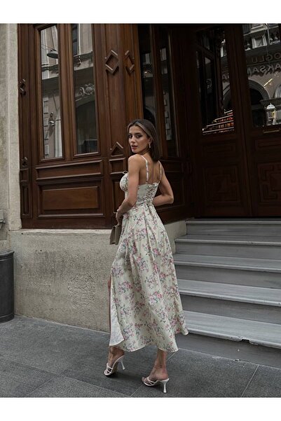 Ben Özgürüm Askılı Balenli Önü Büzgülü Arkası Bağlama Detaylı Kadın Elbise