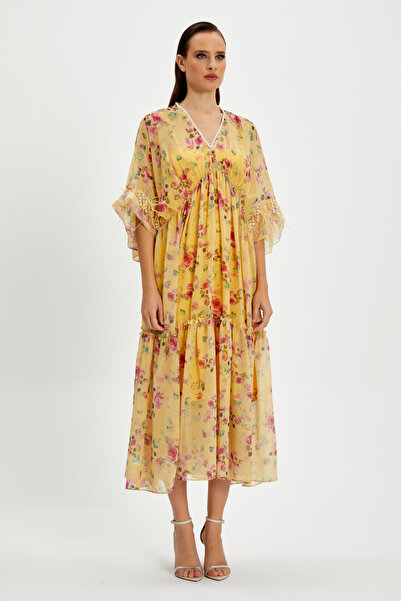 SERPİL Tüy Detaylı Şifon Görünümlü Midi Elbise - Çiçek Desenli & Tüy Süslemeli