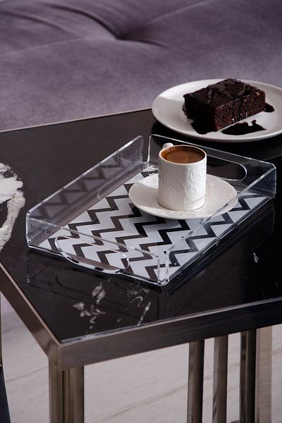 Le murano Line Zigzag Plexi Tray S – 26X18 cm