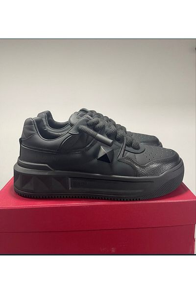 Valentino one stud black