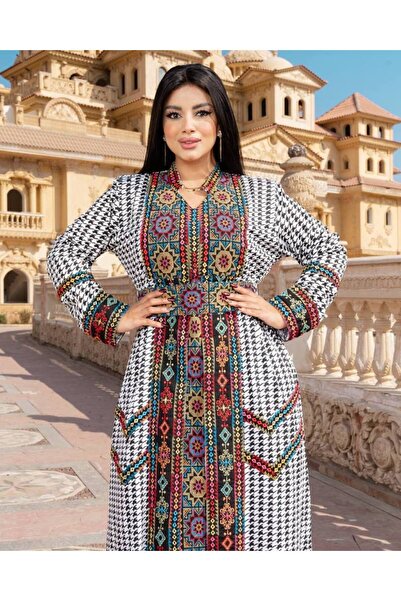 Lyaly aljlabyh ألوان التراث من ليالي الجلابية فستان بتصميم فريد يجمع نقشة المربعات العصرية لإطلالة مبهرة وعصرية