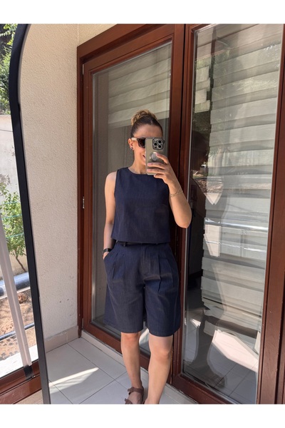 Marka Denim Kolsuz bluz ve sehir boy sort ikili takim