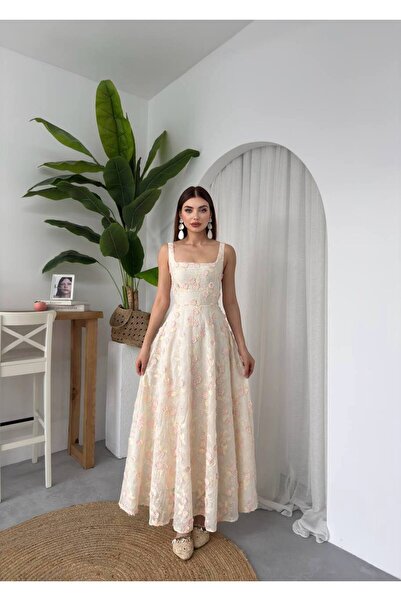 Miss Beyoğlu Cindirela İngiliz bej kumaş pembe çiçek işlemeli askılı uzun elbise