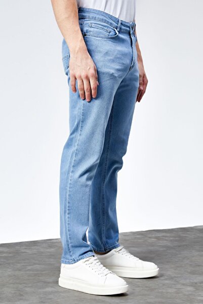 HLT JEANS Erkek Buz Mavi Regular Fit Boru Paça Esnek Likralı Jeans Kot Pantolon HLTHE001981