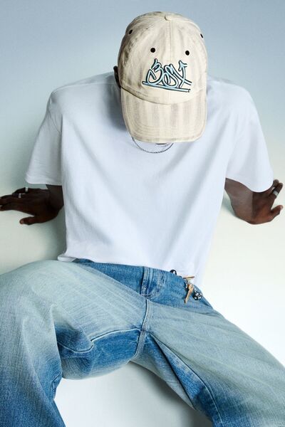 Bershka Yıkanmış İşlemeli Şapka