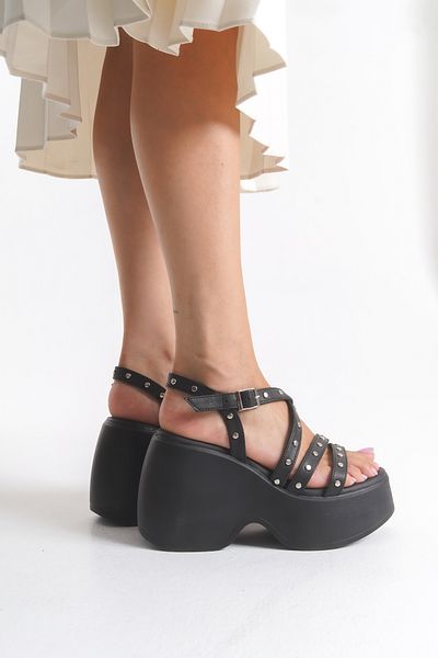 Limeo Black High Sole Side Buckle Skin Shiny Metal Detailed Open Front Summer Women's Sandals Shoes