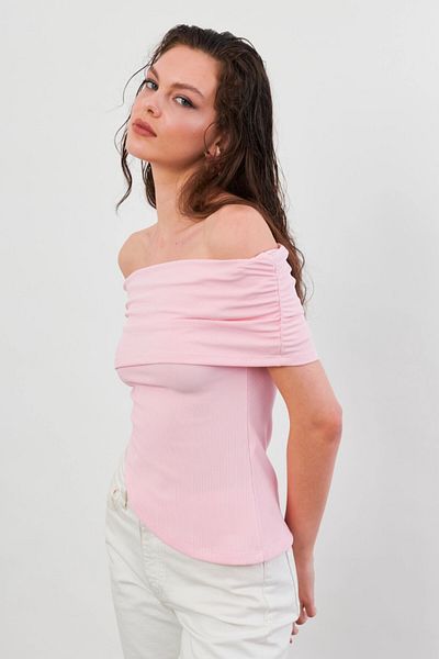 Cool & Sexy Bluză asimetrică Madonna cu guler pudră pentru femei OPS4251
