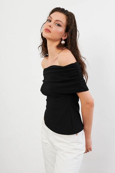 Cool & Sexy Women's Black Asymmetrical Madonna Collar Blouse Ops4251