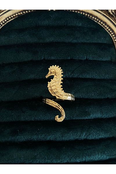 Vadısh store Gold Color Sea Horse Adjustable Steel Ring