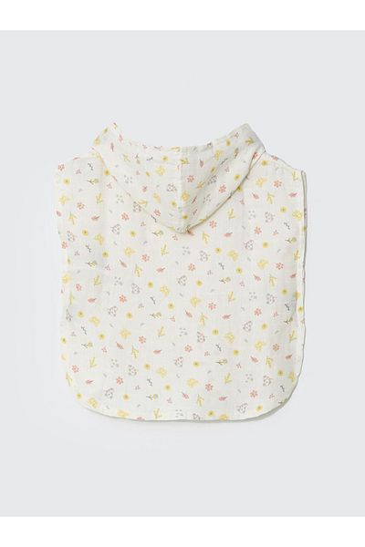 LC Waikiki Lcw Baby Ecru Printed Baby Girl Beach Towel