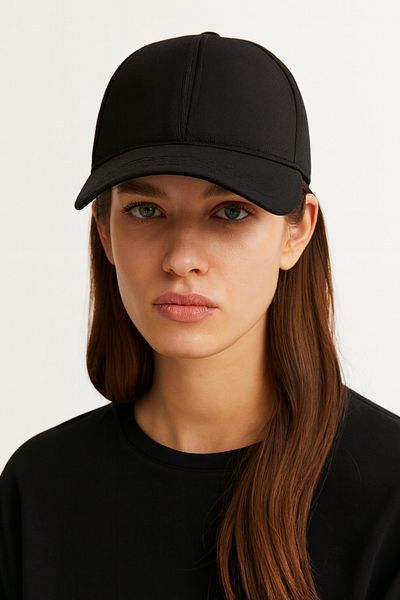 CosmoOutlet Pălărie sport neagră de culoare uni cu centură reglabilă pentru femei