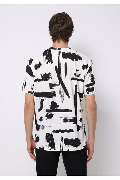 Colin's Comfort Fit Round Neck Printed Men's White Short Sleeve T-Shirt