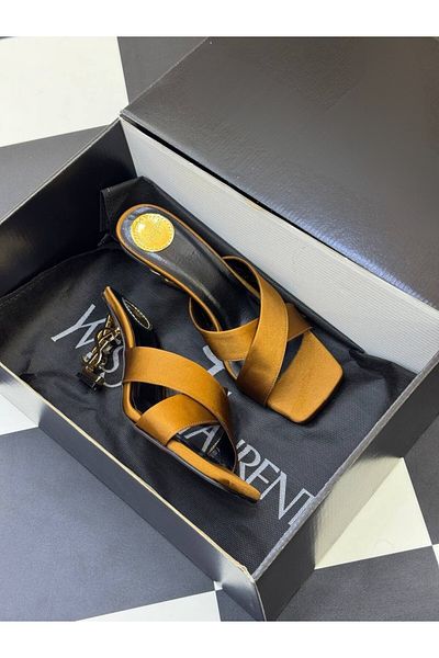 MODA أحذية ذات كعب معدني