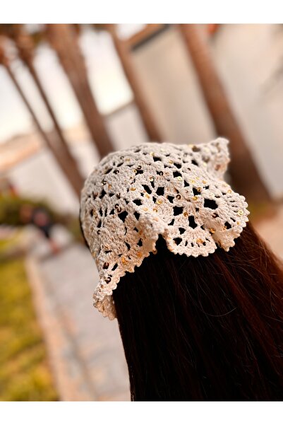 ipeklife باندانا على شكل قلب بلون إكرو. باندانا محبوكة يدويًا