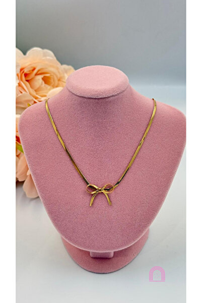 Moond Accessories قلادة سلسلة إيطالية بتفاصيل فيونكة ذهبية اللون من الفولاذ