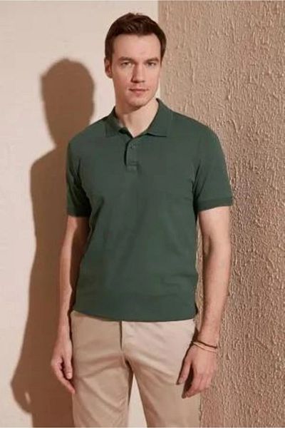 Queenchic Short Sleeve Polo Collar Casual 2 Buttons Light Khaki Green T-Shirt - Green - Bynvaumr-Kaisj-Khaki-Yet