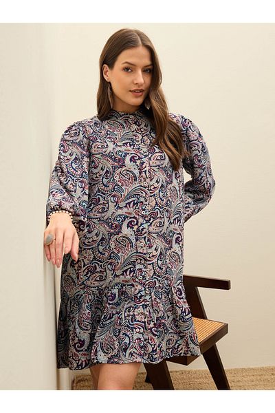 Sassafras By Styli فستان قصير بطبعة بيزلي باللون الأزرق