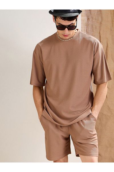 Mascln Sassafras By Styli Men Brown Waffle Textured Oversized T-Shirt and Shorts Co-Ords