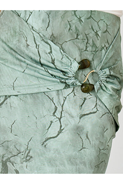 Styli All-Over Print Buckle Detail Bodycon Maxi Skirt