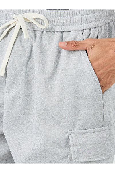 Styli Men Grey Relaxed Fit Solid Cargo Shorts