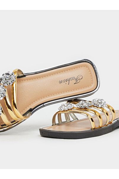 Take Two By Styli Rhinestone Flower Embellished Flat Sandals