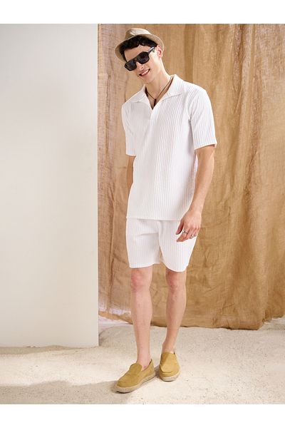 Mascln Sassafras By Styli Men White Textured Relaxed Fit Shorts with Drawstring Waist