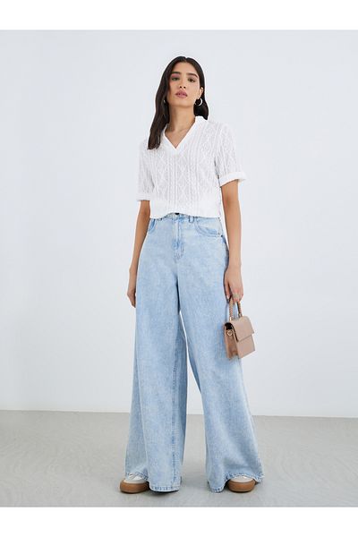 Styli Solid Textured V-Neck Short Sleeve Top