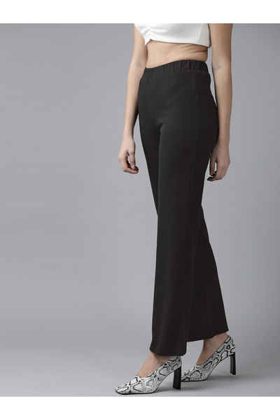 Kassually By Styli Solid Flared Mid Rise Trousers