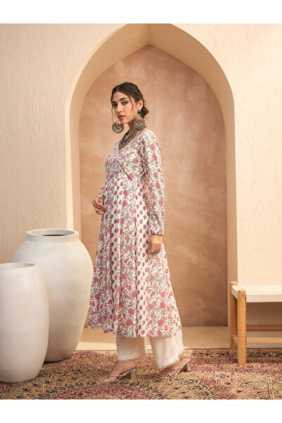 Sassafras By Styli White Floral Sweetheart Neck Anarkali Kurta