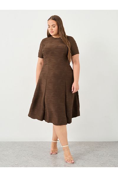 Styli Plus Midi Dress with Weave Texture Detail