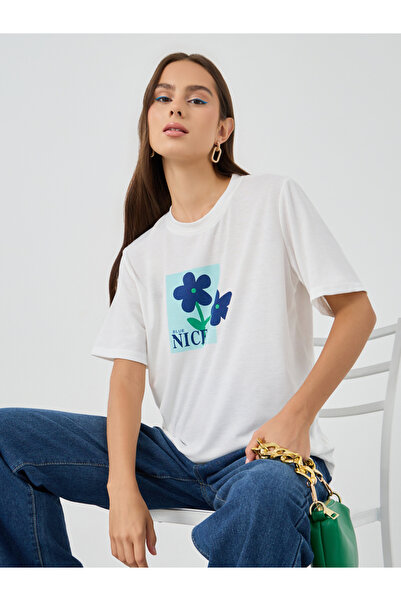 Styli Graphic Printed Regular Fit T-Shirt