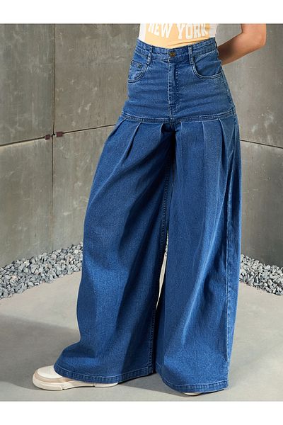 Sassafras By Styli Blue Washed Pleated Flared Jeans